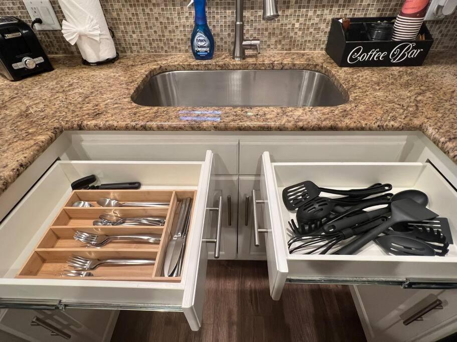 Lovely 2 Bedroom/2 Bath Houston, Heights/Galleria エクステリア 写真