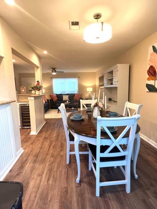 Lovely 2 Bedroom/2 Bath Houston, Heights/Galleria エクステリア 写真
